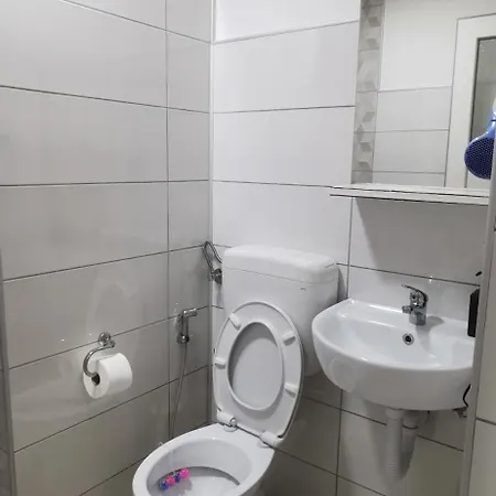 Δωμάτια σε οικογενειακή κατοικία Book A Sarajevo, Free Parking & Garden